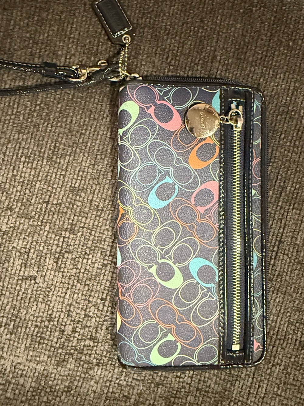 Coach Multicolor Signature Zip Wristlet - Rainbow Print